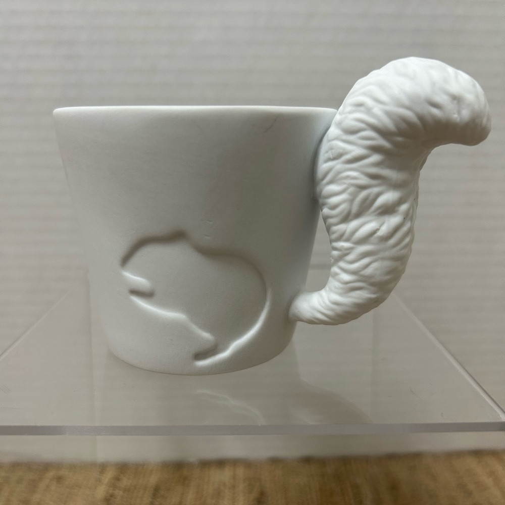 Kinto Mugtail White Porcelain Squirrel Coffee Tea Cup